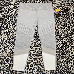 NWT! Active leggings